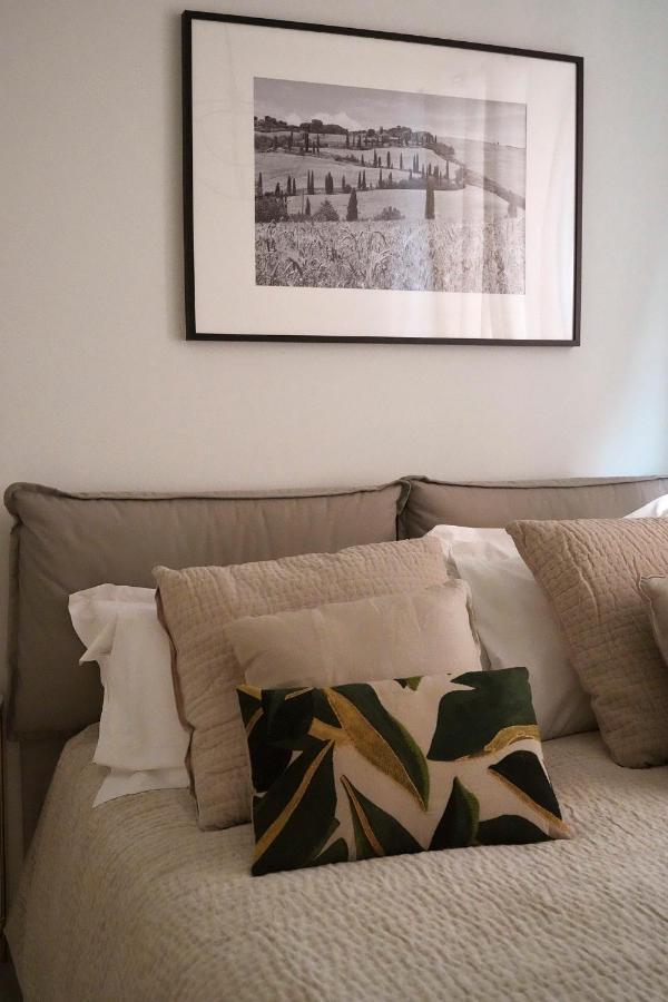 3 Master Bedrooms With Balcony On The River With Views Florença Exterior foto